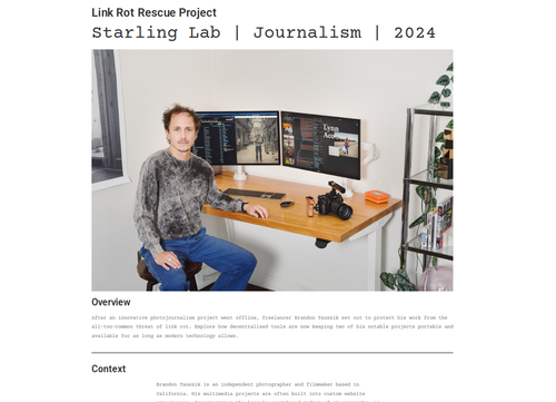 Captura de pantalla del sitio web en la que se ve al director y fotógrafo Brandon Tauszik en su estudio y luego textos.